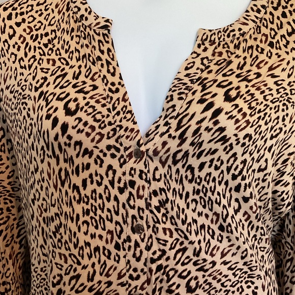 Wonderly Plus Size Tiered Tunic. Cheetah print. Size 4X. Long sleeve - Picture 2 of 5